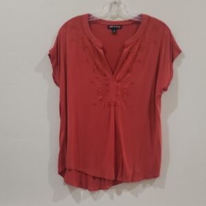 Cable & Gauge Women's Red Embroidered Top